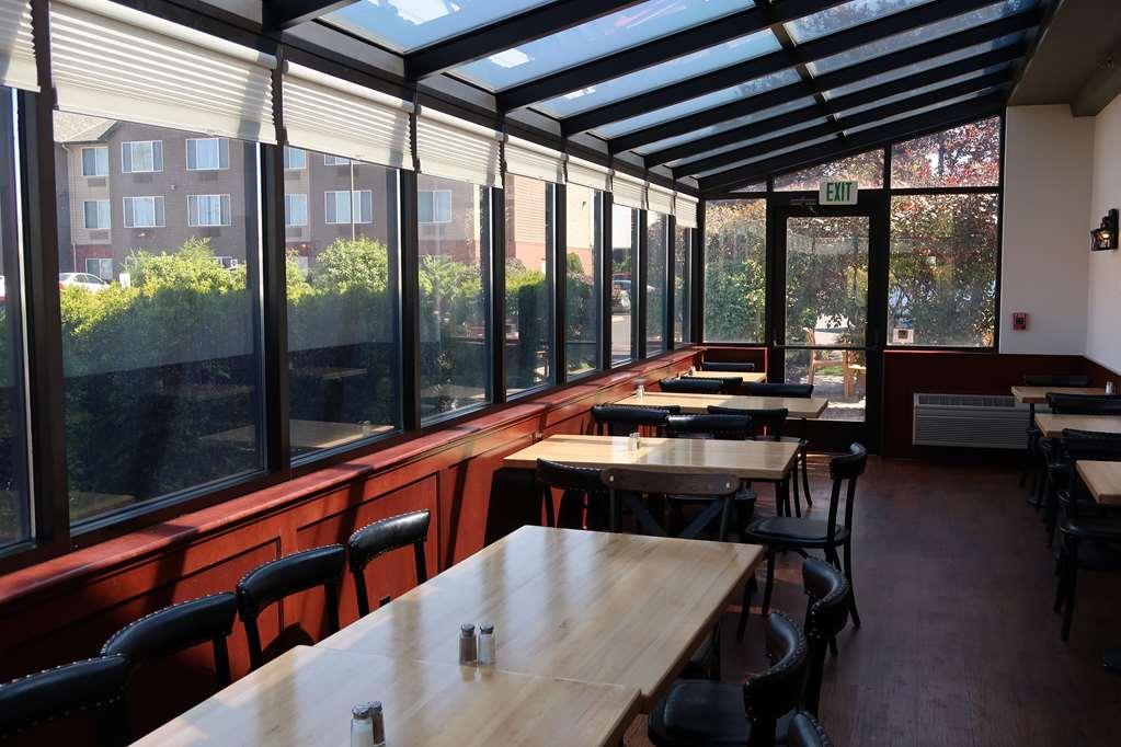 Oxford Suites הרמיסטון מסעדה תמונה